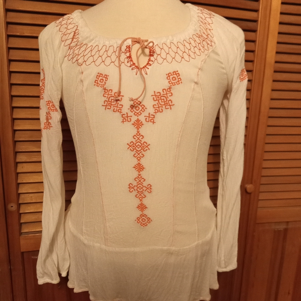 BEAUTIFUL white peasant style blouse